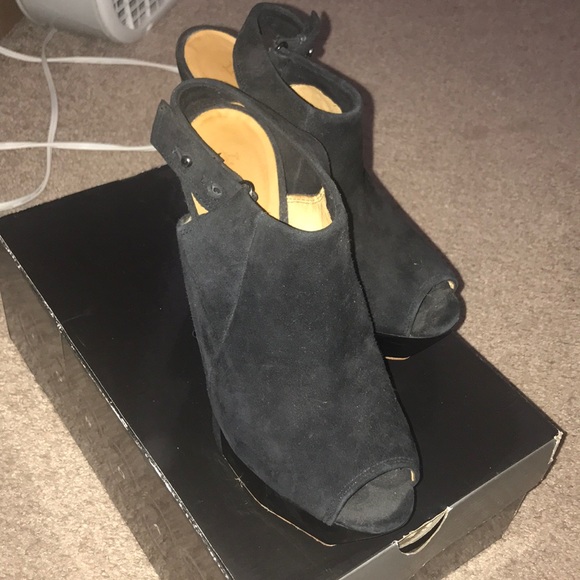 LAMB black suede heels - Picture 3 of 3